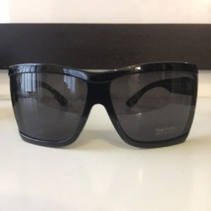 Tom Ford Sedgewick Sunglasses NWOT (case included)